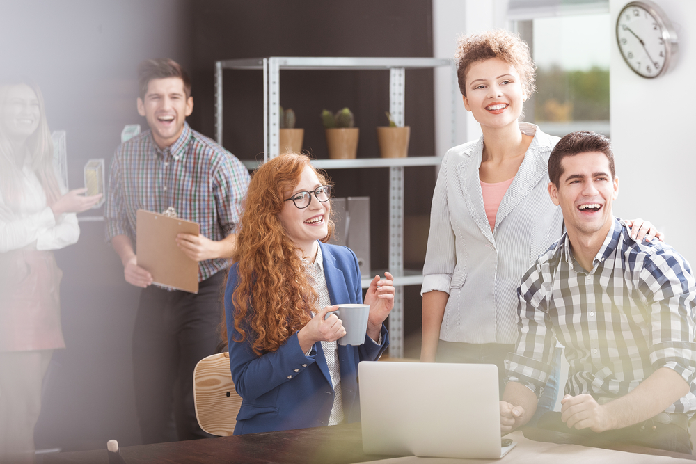 أثر بيئة العمل الإيجابية على الأداء الوظيفي والصحة النفسية للموظفين